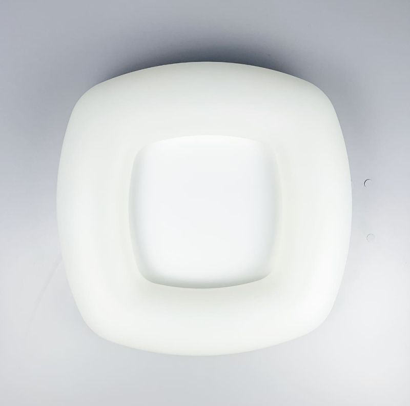 Стельовий LED світильник Schuller із білою основою 47×47 см