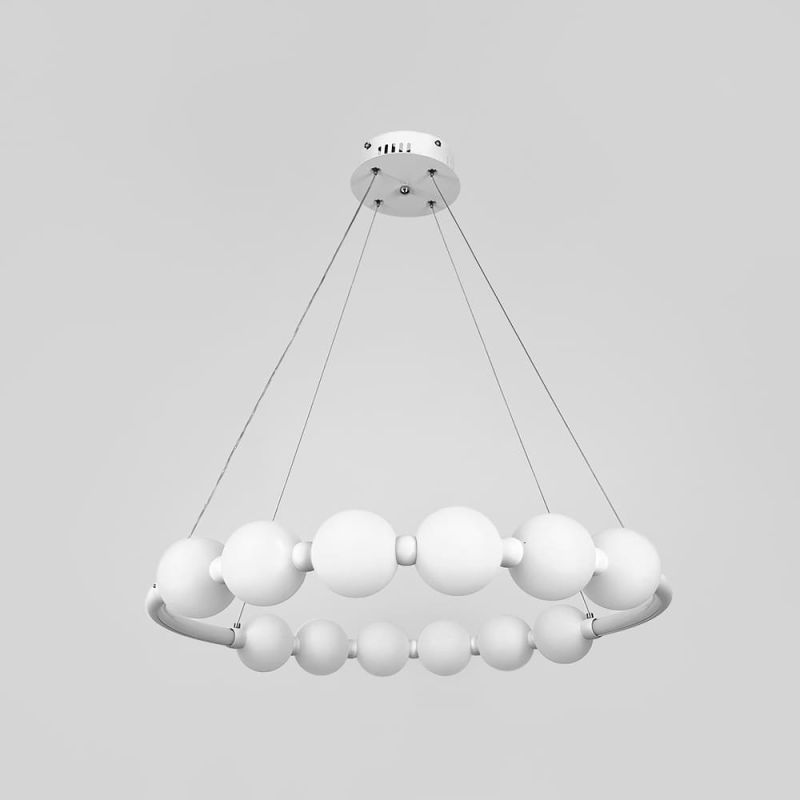 Біла люстра Nordic Pearl з плафонами-перлинками Ø 60 см