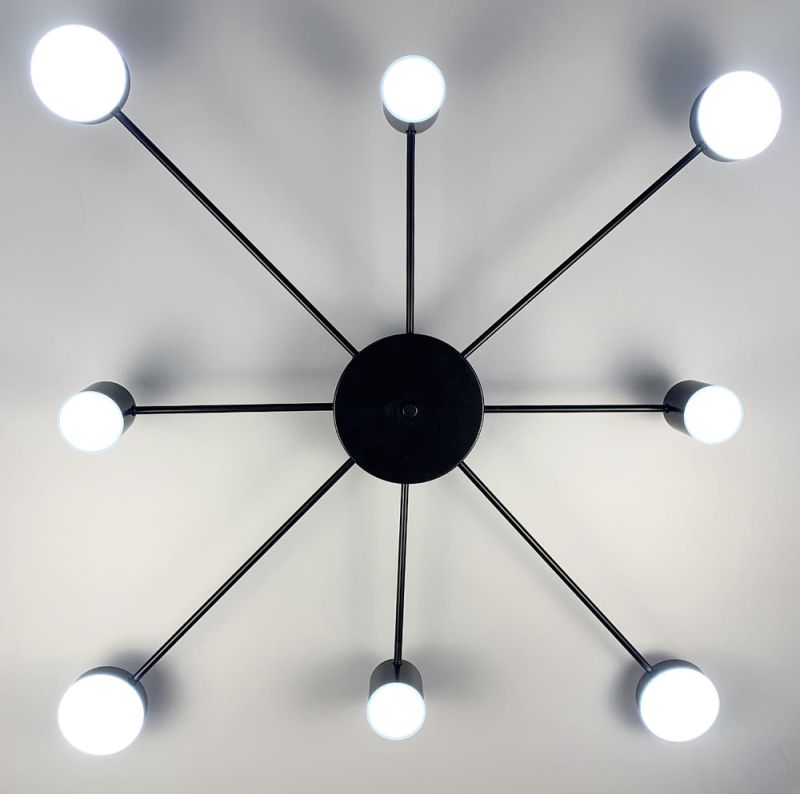 Стельовий LED світильник чорного кольору