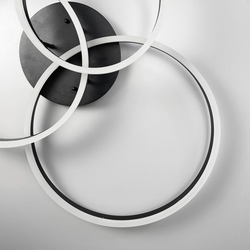LED люстра в чорному кольорі на 3 кільця