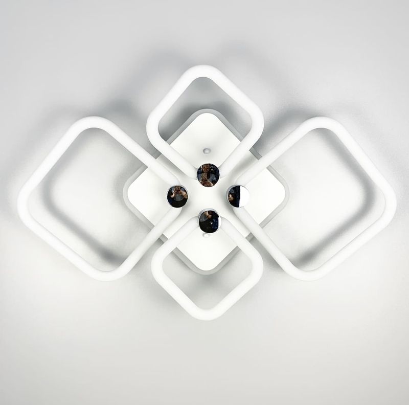 Світильник з LED кільцями, що розсіює світло на 360°