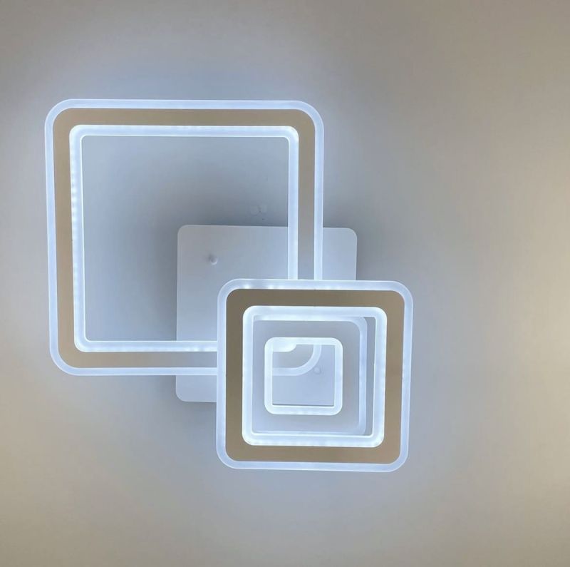 Стильний та лаконічний LED світильник на 3 квадрати 