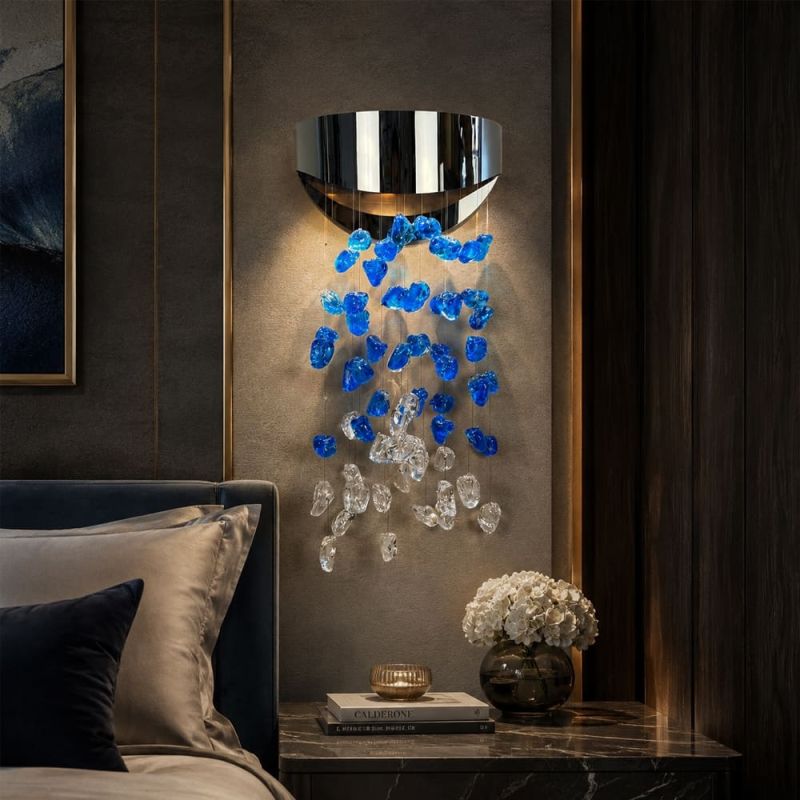 Хромований арт-світильник з синіми та прозорими підвісками 60х30 см