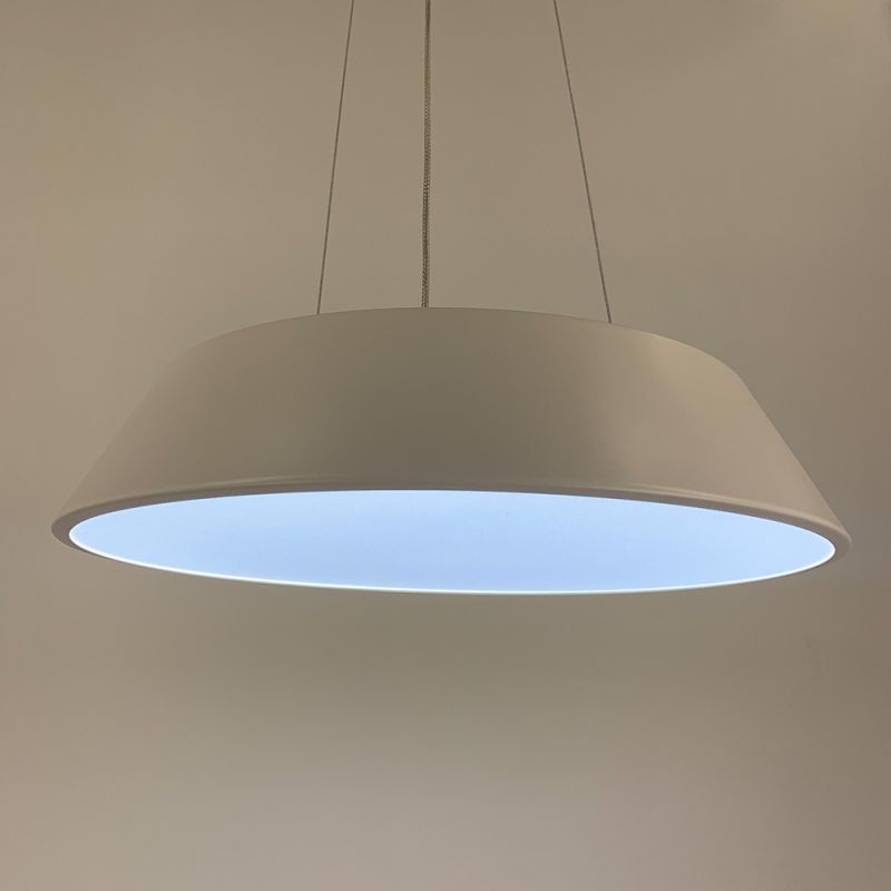 Підвісний LED світильник в білому корпусі