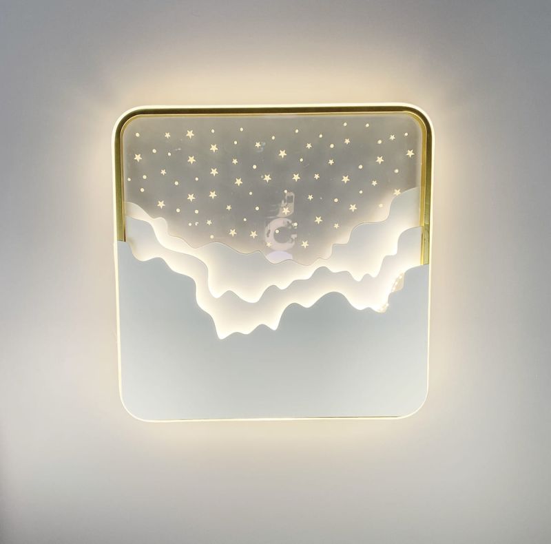Дизайнерська стельова LED люстра квадратної форми
