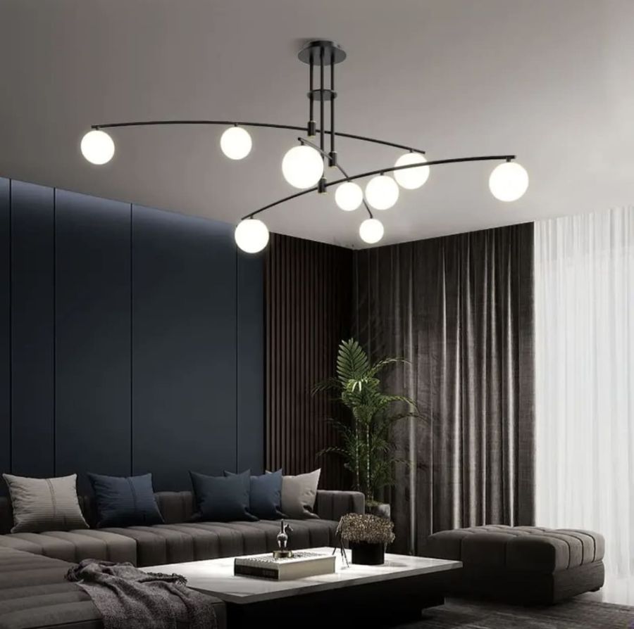 Aure - сучасна стельова люстра в чорному каркасі