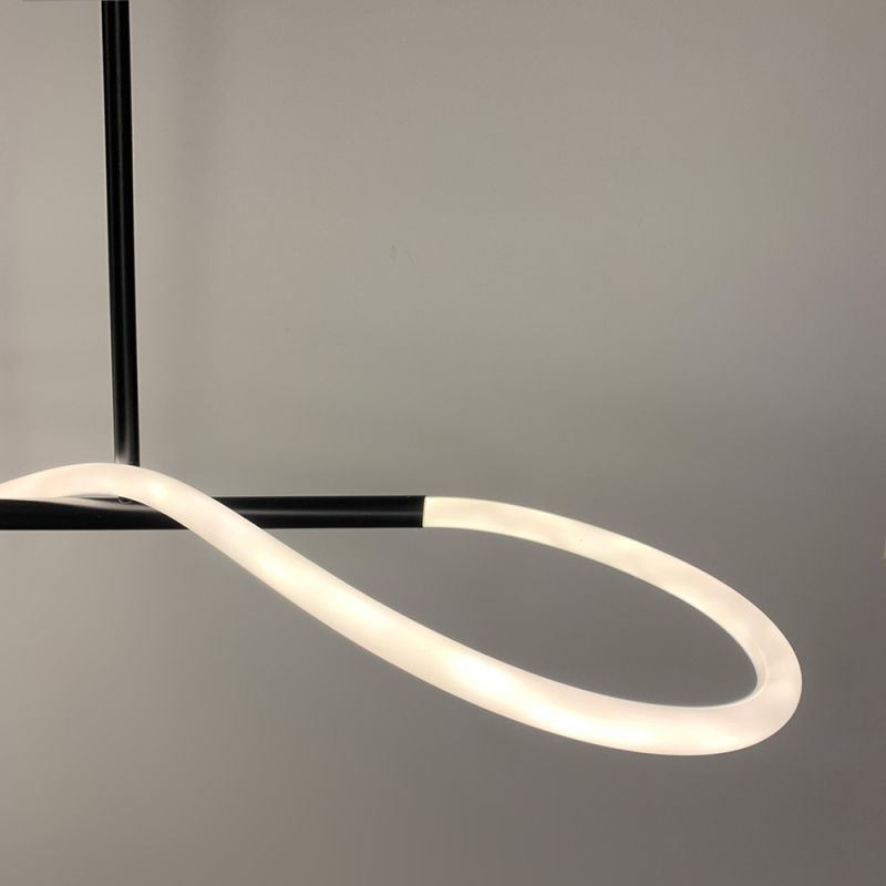 Чорна видовжена люстра ELISION з гнучкою LED стрічкою 120 см
