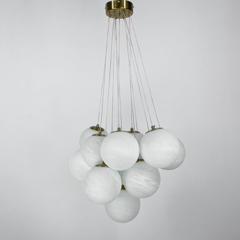 Люстра-пучок на 13 мармурових плафонів у латунному корпусі