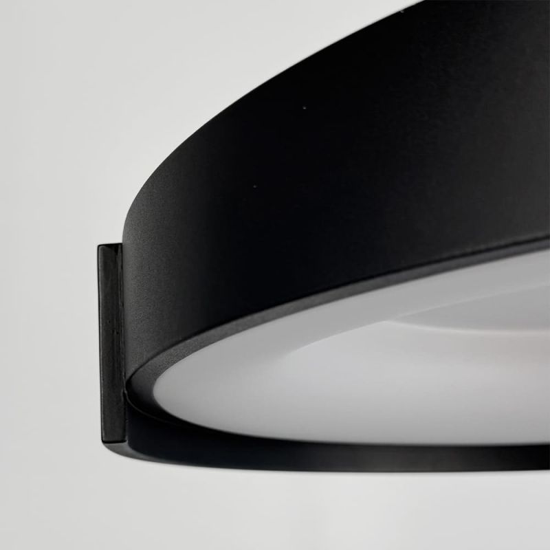 Стельовий LED-світильник у чорному корпусі на три режими Ø50х12 см
