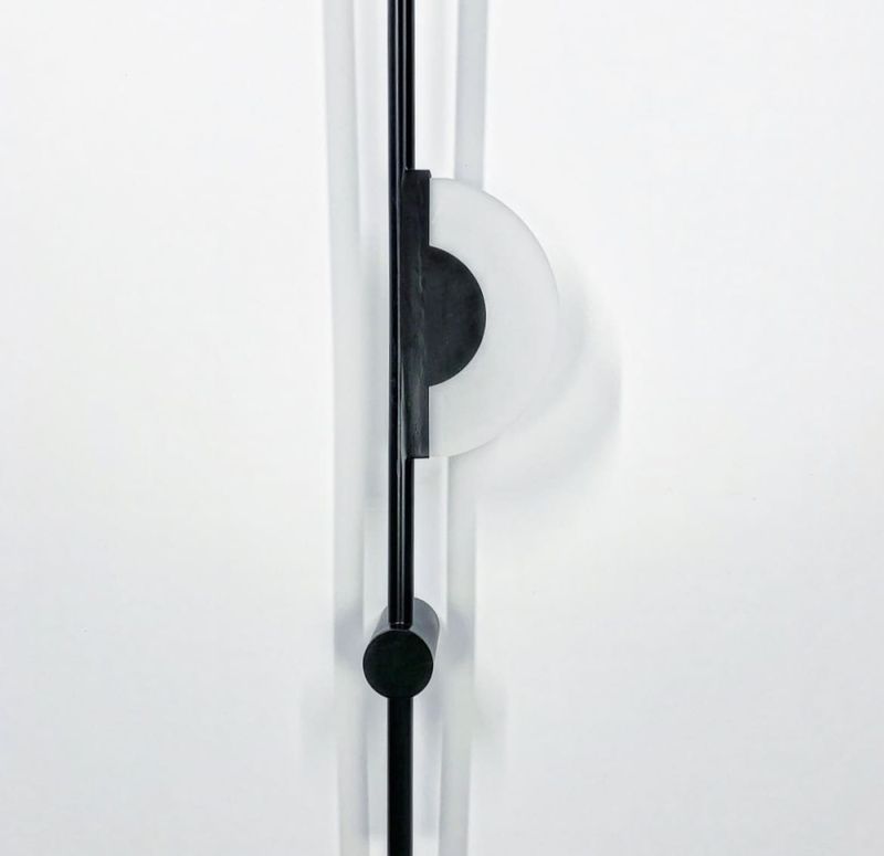 Видовжений настінний світильник Alabaster Sconce із акриловими пластинами