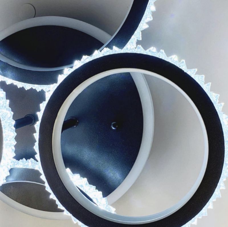 Світлодіодний стельовий світильник у чорному корпусі