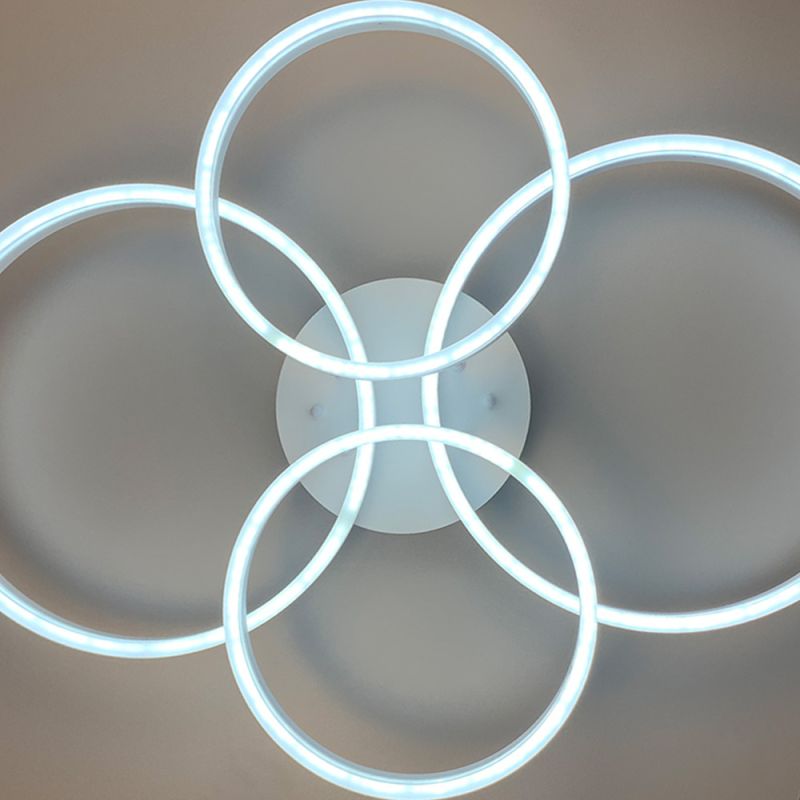Стельова LED люстра в білому корпусі на 4 кільця