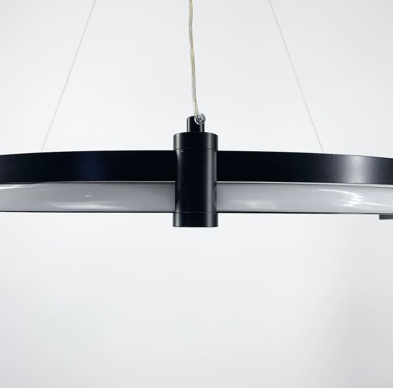 LED люстра у чорному кільцевому каркасі Ø 80 см