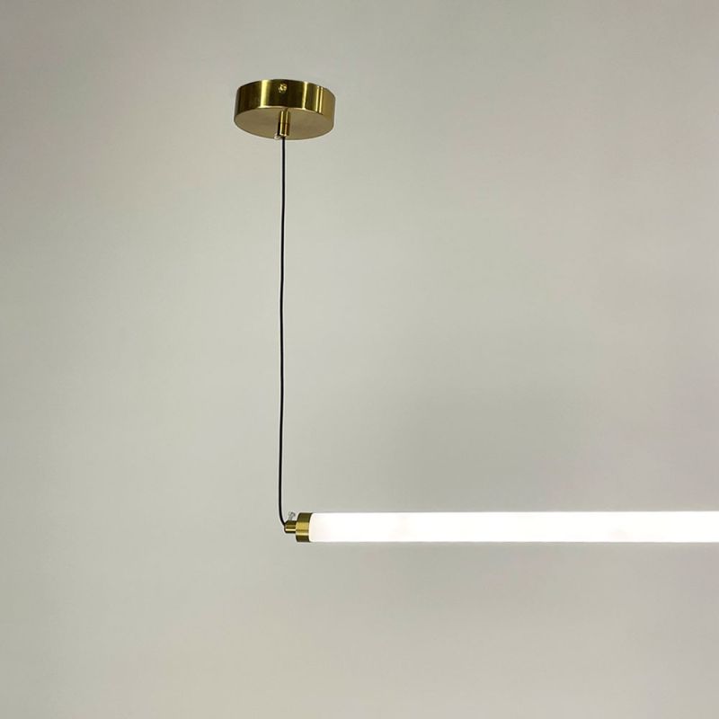 Led світильник у горизонтальній формі 90 см із латунною кулькою