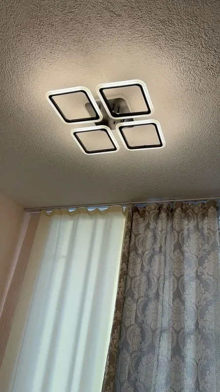 Люстра світлодіодна з пультом та додатком для телефону Room RGB 70W 4S чорна