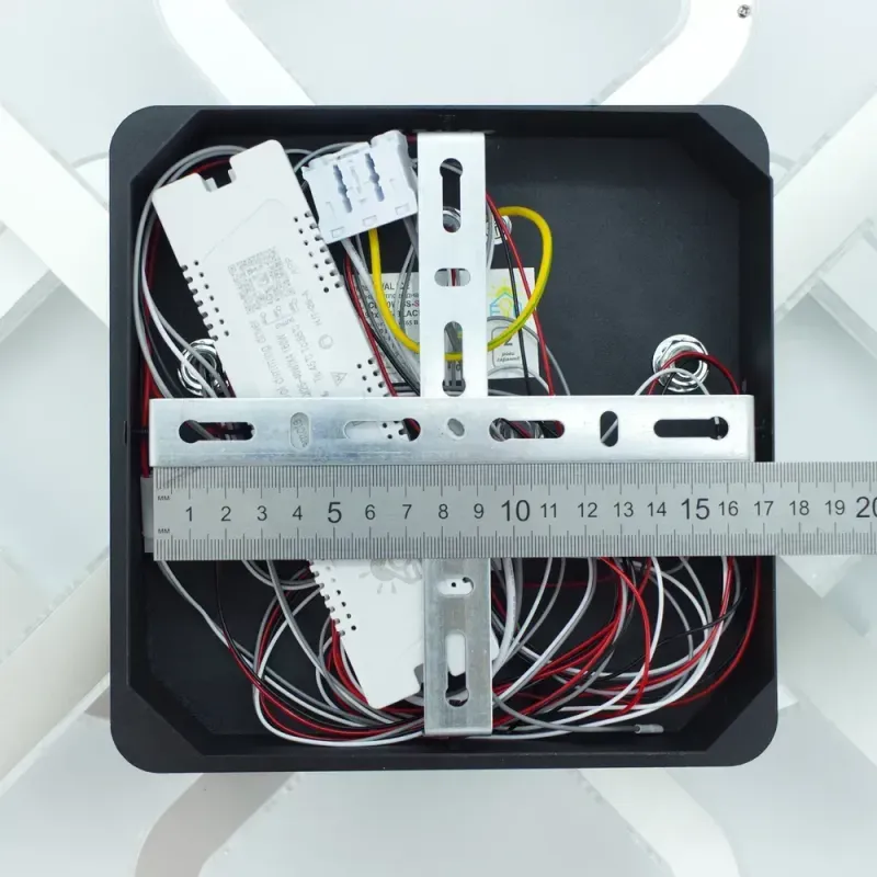 Люстра світлодіодна чорна з пультом та додатком для телефону OVAL ICE 80W чорна