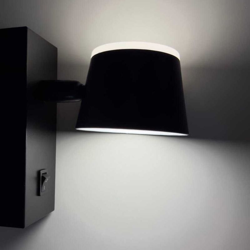 LED настінний світильник CROCUS-R 8W 4200K IP20 чорний з вимикачем на корпусі
